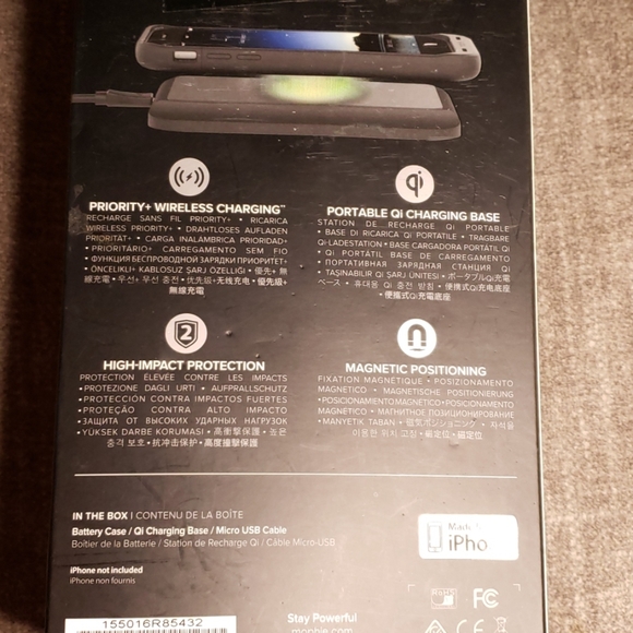 Mophie juice pack case and charging base - Picture 4 of 5